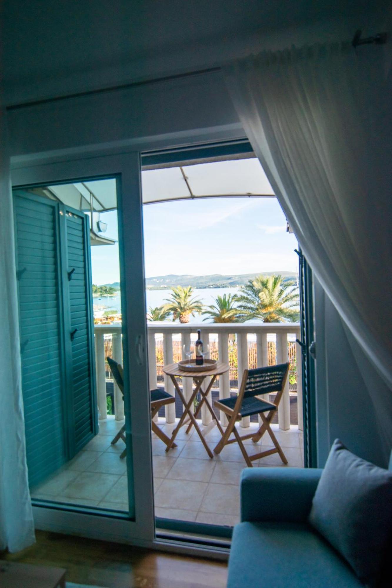 City Center Apartments Tivat Bagian luar foto