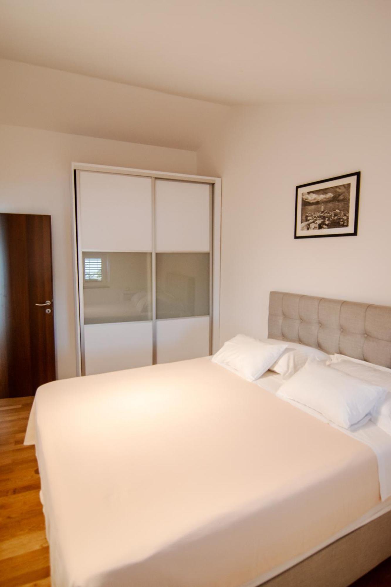 City Center Apartments Tivat Bagian luar foto
