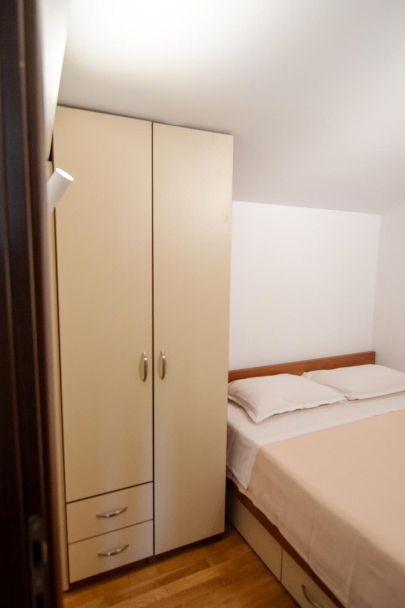 City Center Apartments Tivat Bagian luar foto