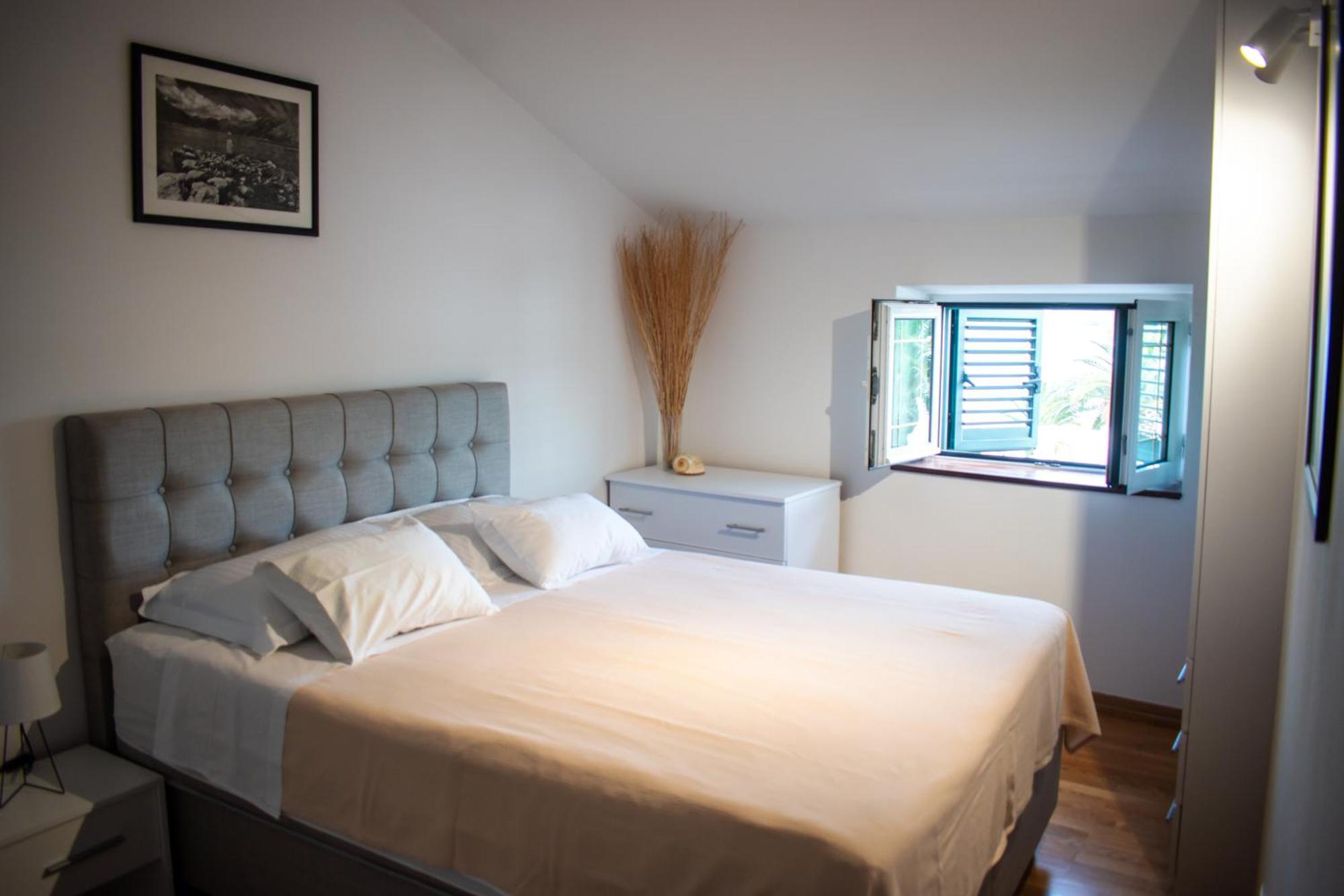 City Center Apartments Tivat Bagian luar foto