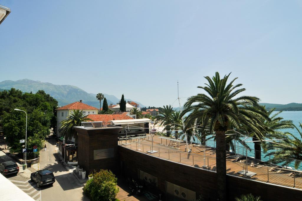 City Center Apartments Tivat Bagian luar foto